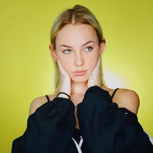 Meet your Posher, Eve